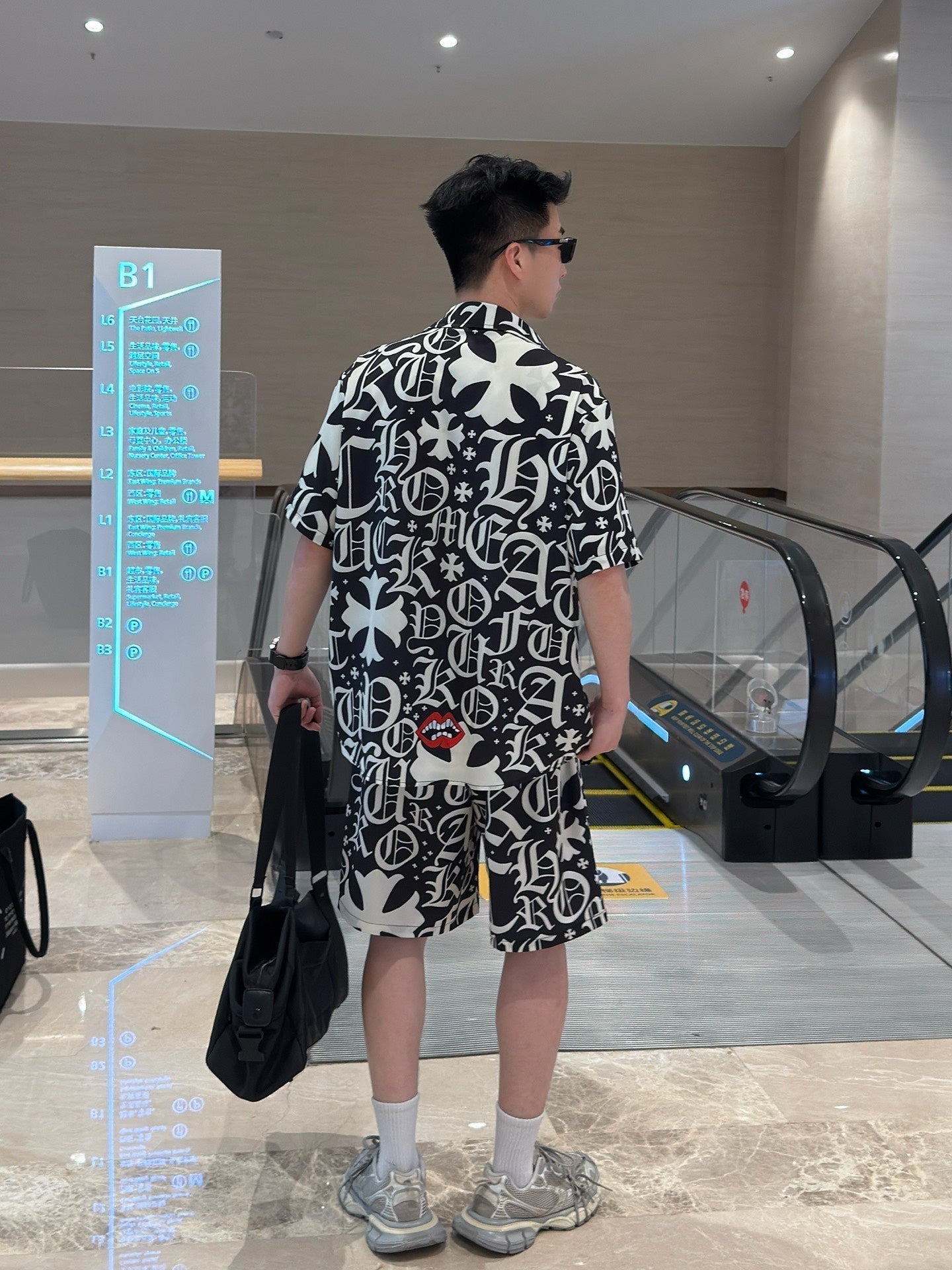 Chrome Hearts 新登場の速乾性半袖シャツが大人気