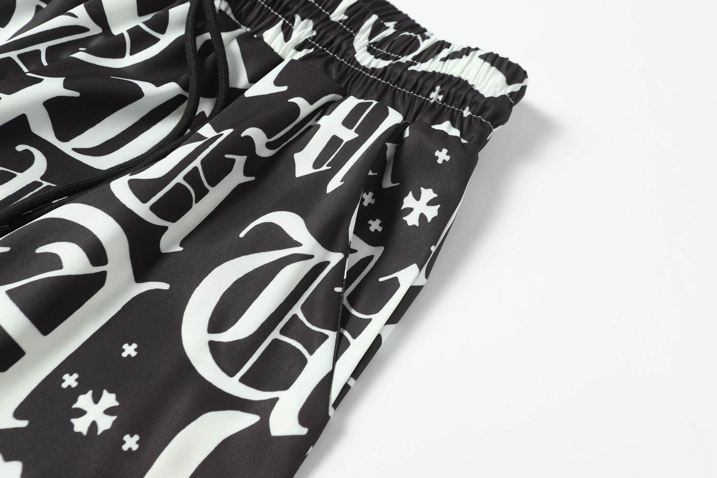 Chrome Hearts 新登場の速乾性半袖シャツが大人気